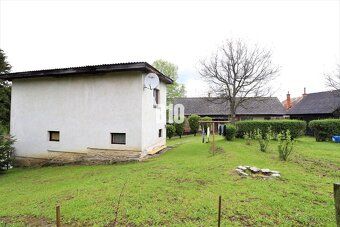 B10 Vám ponúka na predaj 2 rodinné domy na veľkorysom pozemk