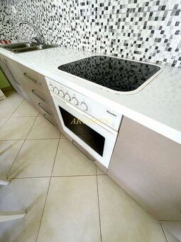 2-IZBOVÝ APARTMÁN S VEĽKOU TERASOU A VÝHĽADOM NA MORE – SARA