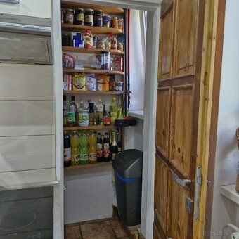 Predáme 3-izbový byt s balkónom, garážou a záhradkou v Považ