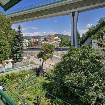 Predáme 3-izbový byt s balkónom, garážou a záhradkou v Považ