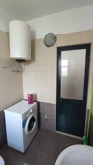 Ponúkame na prenájom priestranný 2-izbový apartmán CASAMARE 