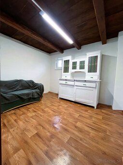 Ponúkame Vám na predaj viničný domček so slnečným pozemkom v