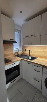 Dám do prenájmu môj 2-izbový byt (cca 45 m² + balkón) na Uhl