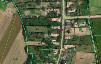 Predám stavebný pozemok v obci Kapince - (19km od Nitry).
Ce
