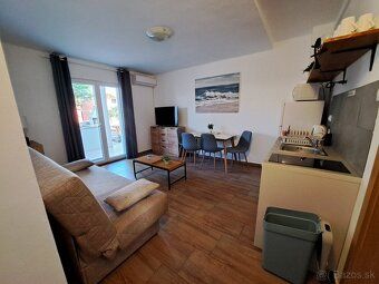 Vila s tromi apartmánmi na predaj na ostrove Vir. Kúsok od Z