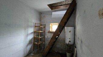 Ponúkame na predaj priestranný 5-izbový rodinný dom v obci U