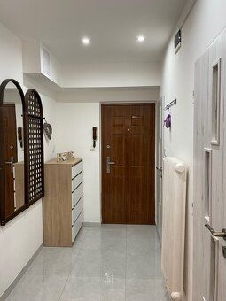 Na predaj Vám ponúkame pekný 1,5-izbový byt 42m2 na ulici Hu