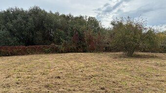 Ponúkame na predaj stavebný pozemok s rozlohou 669 m² v obci