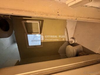 Typ: 1-izbový byt Ulica: Železničný rad Obec: Štúrovo
Podlah