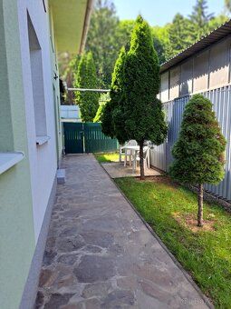 Ponúkam na dlhodobý prenájom 3-izbový byt (dve nepriechodné 