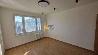 Ponúkame na prenájom priestranný (82,7 m²), kompletne a luxu