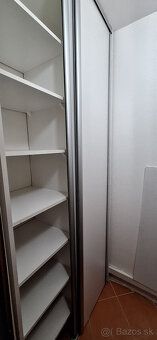 Ponúkame Vám na prenájom svetlý, pekný 3 izbový byt vo vyhľa
