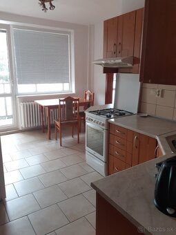 Predám 3 izbový byt 65 m2 + 2x loggia + pivnica, po staršej 