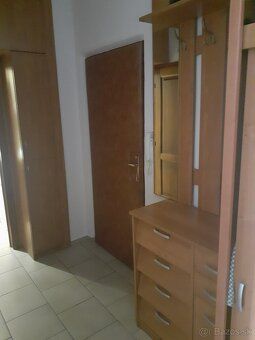 Predám 3 izbový byt 65 m2 + 2x loggia + pivnica, po staršej 