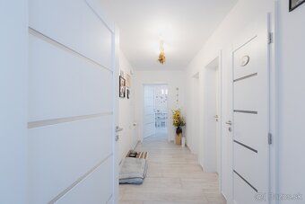Ponúkame na predaj starší rodinný dom po rozsiahlej rekonštr