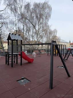Typ: 3-izbový byt Ulica: Popradskej brigády Obec: Poprad
Pon
