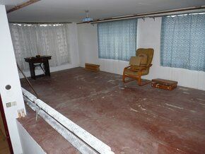 Tel: 0908 715 715, Ponúkam na predaj 4 izbový poschodový rod