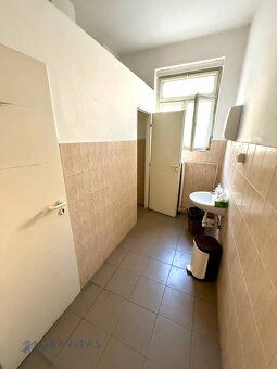 Ponúkame na predaj dva samostatné kancelárske priestory nach
