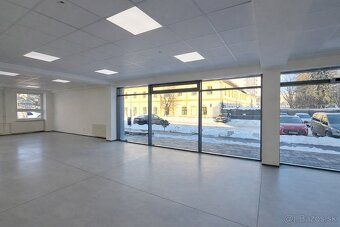 Obchodný priestor – showroom, 100 m2 na prízemí, s parkovaní
