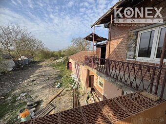 ID:3838 Ponúkame na predaj priestranný rodinný dom v obci La