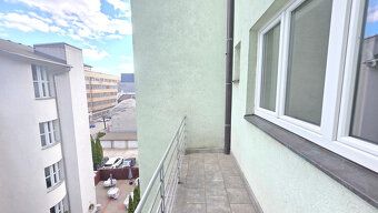 Lokalita : Žilina – centrum, Námestie A. Hlinku Sekcia : pre