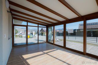 Ponúkame na prenájom atraktívny obchodný priestor v apartmán