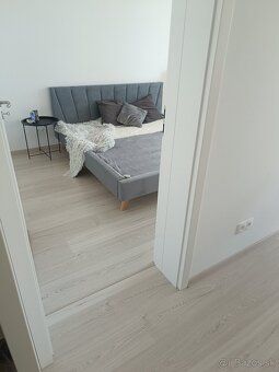 Byt je plne zariadený pripravený na užívanie. Ponúka priestr
