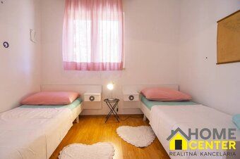 Realitná kancelária HOME CENTER Vám ponúka na predaj útulný 