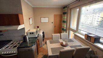 Ponúkame na predaj veľký 3-izbový tehlový byt o výmere 87 m²