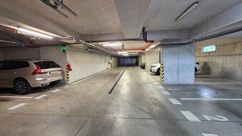 Predám parkovacie státie v garáži bytového domu na ulici Rus
