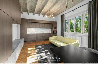 Výmera: 150 m² (vrátane 2 balkónov) Dispozícia: 5 izieb, mož