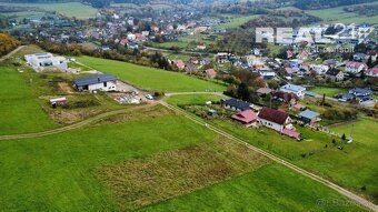 Exkluzívne u nás. Ponúkame na predaj krásny stavebný pozemok