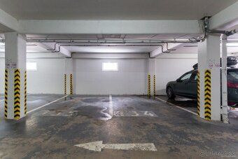 predám dvojizbový apartmán s balkónom, parkovacie miesto v g