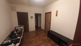 Izba s balkonom pre 1 az 2 os. Prenajmem pre 1 az 2 osoby na