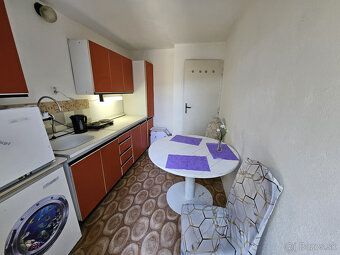 Ponúkame na predaj útulnú a prakticky riešenú 3-podlažnú mur
