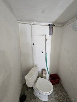 Ponúkame na predaj útulnú a prakticky riešenú 3-podlažnú mur