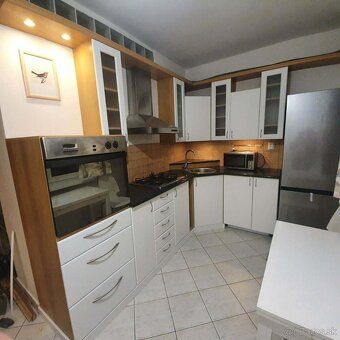 Dám do prenájmu 2+1 izbový byt s balkónom (54m2) v centre Ko