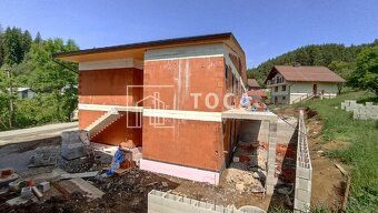 TOCA real - EXKLUZÍVNE – ponúkame na predaj tri veľké trojiz