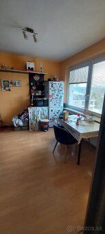 Ponúkam na dlhodobý prenájom slnečný 2 izb s 2 balkónmi, byt