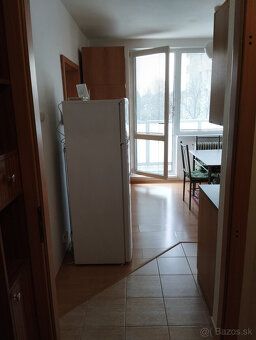 Ponúkam na predaj priestranný 1-izbový byt v osobnom vlastní