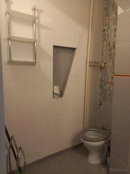 Na dlhodobý prenájom ponúkame priestranný (60 m2), svetlý 2 
