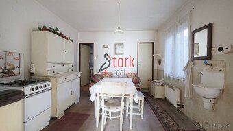 StorkReal Vám ponúka na predaj menší rodinný dom ležiaci na 