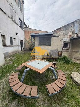 Typ: 2-izbový byt Ulica: centrum Obec: Nové Zámky
Realitná k