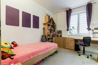 Ponúkame na predaj zariadený 4-izbový byt vo vyhľadávanej lo