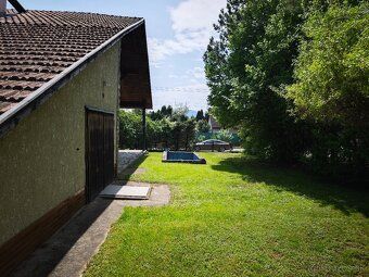 Ponúkame na predaj priestranný 4-izbový rodinný dom s výnimo