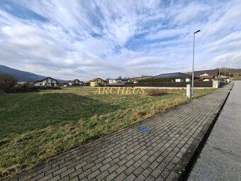 🌞 NA PREDAJ – Lukratívny stavebný pozemok 970 m² | Pečovská 