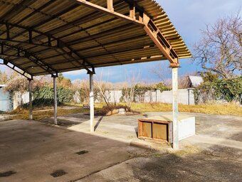 Celková úžitková plocha objektu je 2100 m². Prízemná murovan