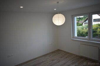 Ponúkam na dlhodobý prenájom kompletne zrekonštruovanú časť 