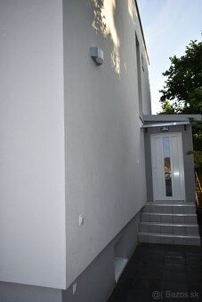 Ponúkam na dlhodobý prenájom kompletne zrekonštruovanú časť 