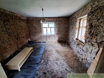 Vidiecky dom na krásnom rovinatom pozemku sa nachádza pri Ni